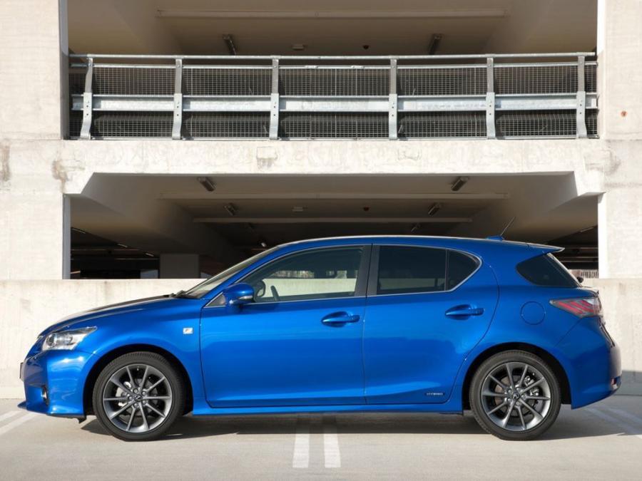  Lexus CT200h F-Sport 2011 года  (UK) (фото 5 из 21)
